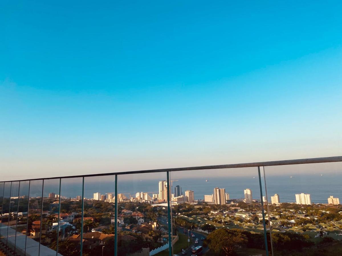 Umhlanga Arch 10th Floor- Sea Views! Durban