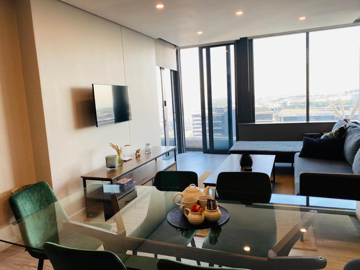 Umhlanga Arch 10th Floor- Sea Views! *